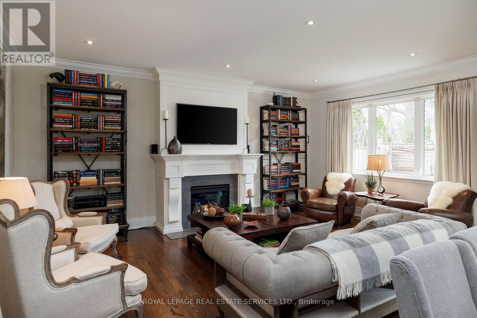 23 Glenmanor Drive, Oakville, Ontario  L6K 2B3 - Photo 6 - W12998386