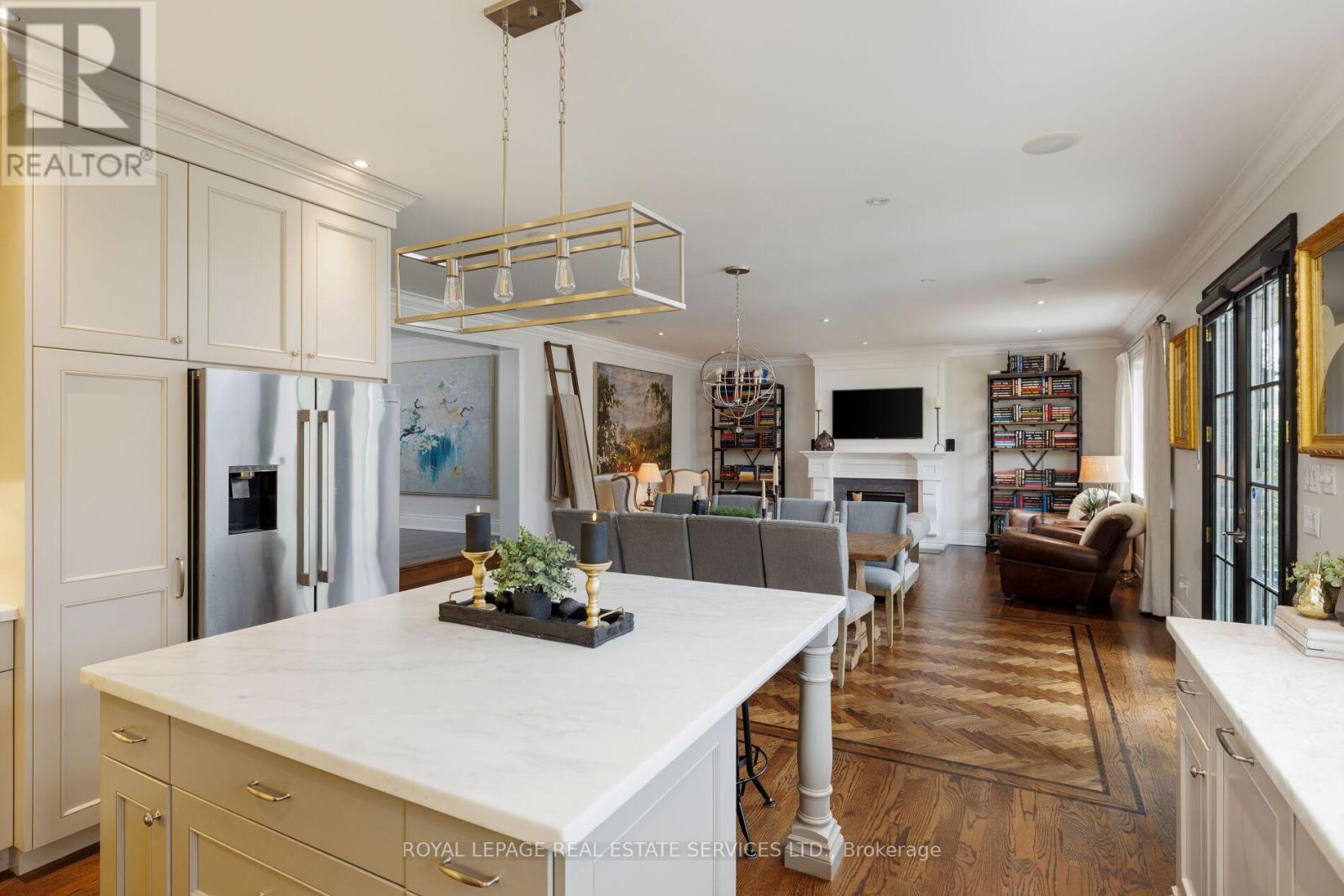 23 Glenmanor Drive, Oakville, Ontario  L6K 2B3 - Photo 8 - W12998386