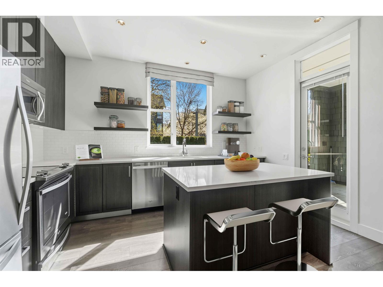 109 550 Seaborne Place, Port Coquitlam, British Columbia  V3B 0L3 - Photo 2 - R3110213