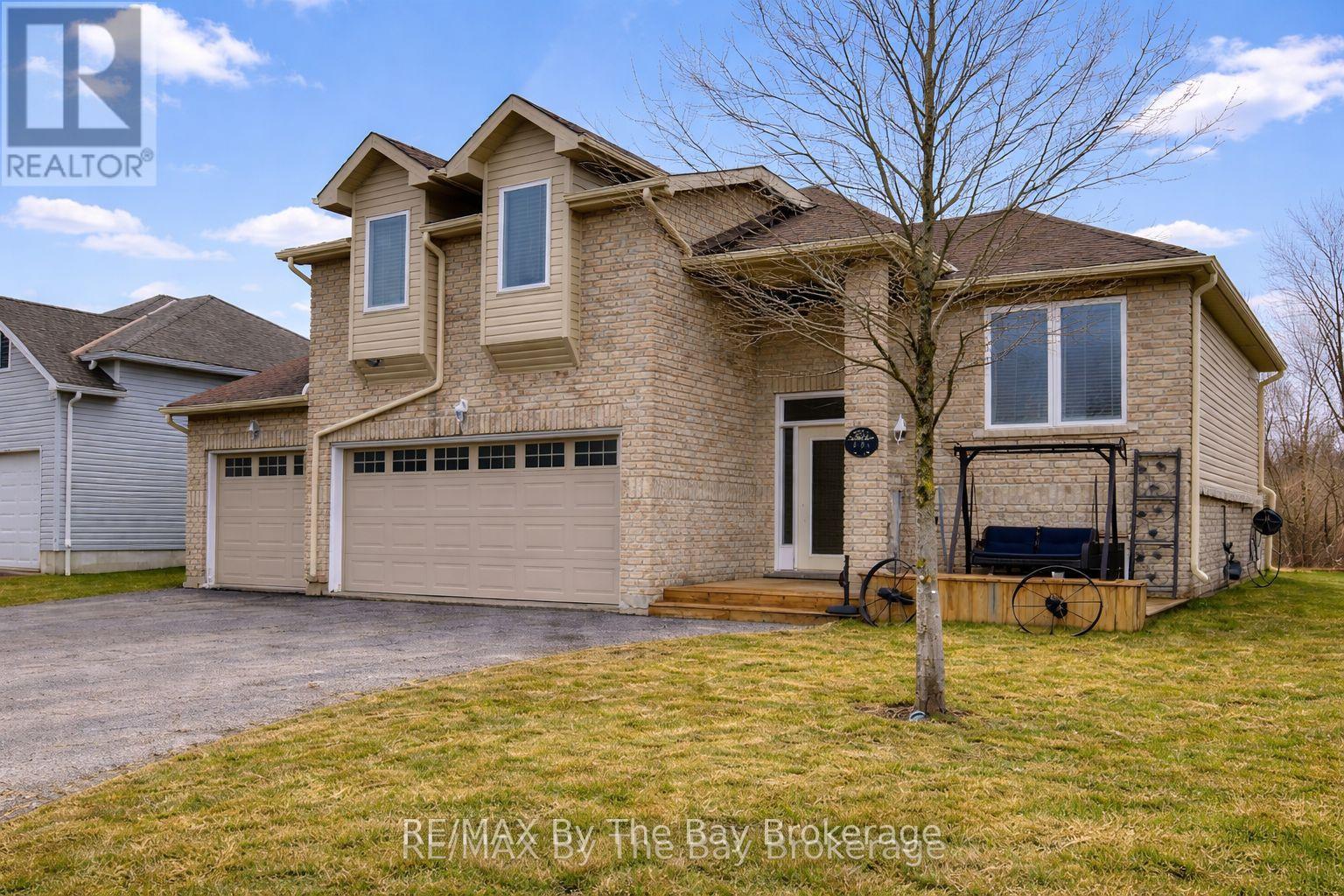 229 Atkinson Street, Clearview, Ontario  L0M 1S0 - Photo 2 - S12989364