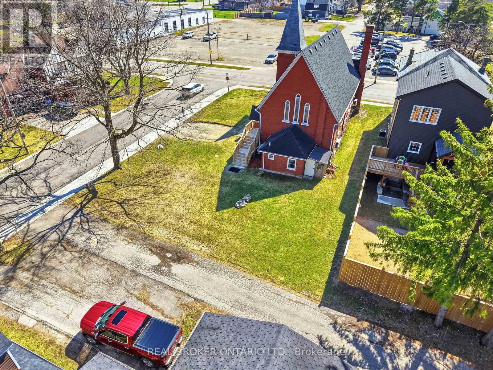 20 Mill Street E, Perth East, Ontario  N0K 1M0 - Photo 28 - X12998232