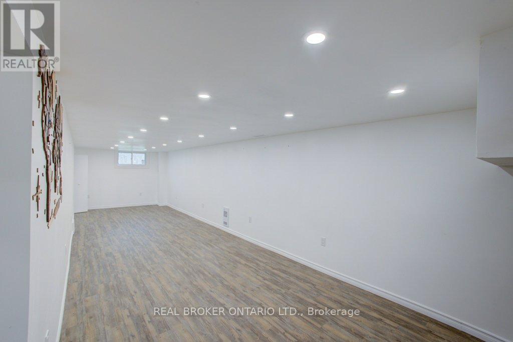 387 Countess Street S, West Grey, Ontario  N0G 1R0 - Photo 18 - X12998256