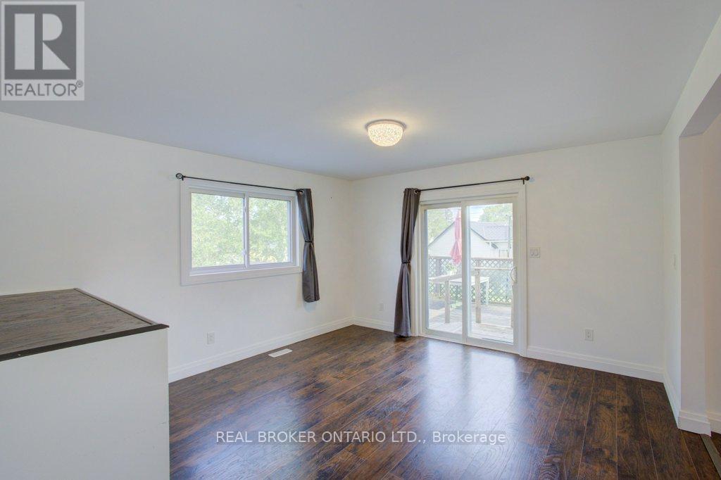 387 Countess Street S, West Grey, Ontario  N0G 1R0 - Photo 8 - X12998256