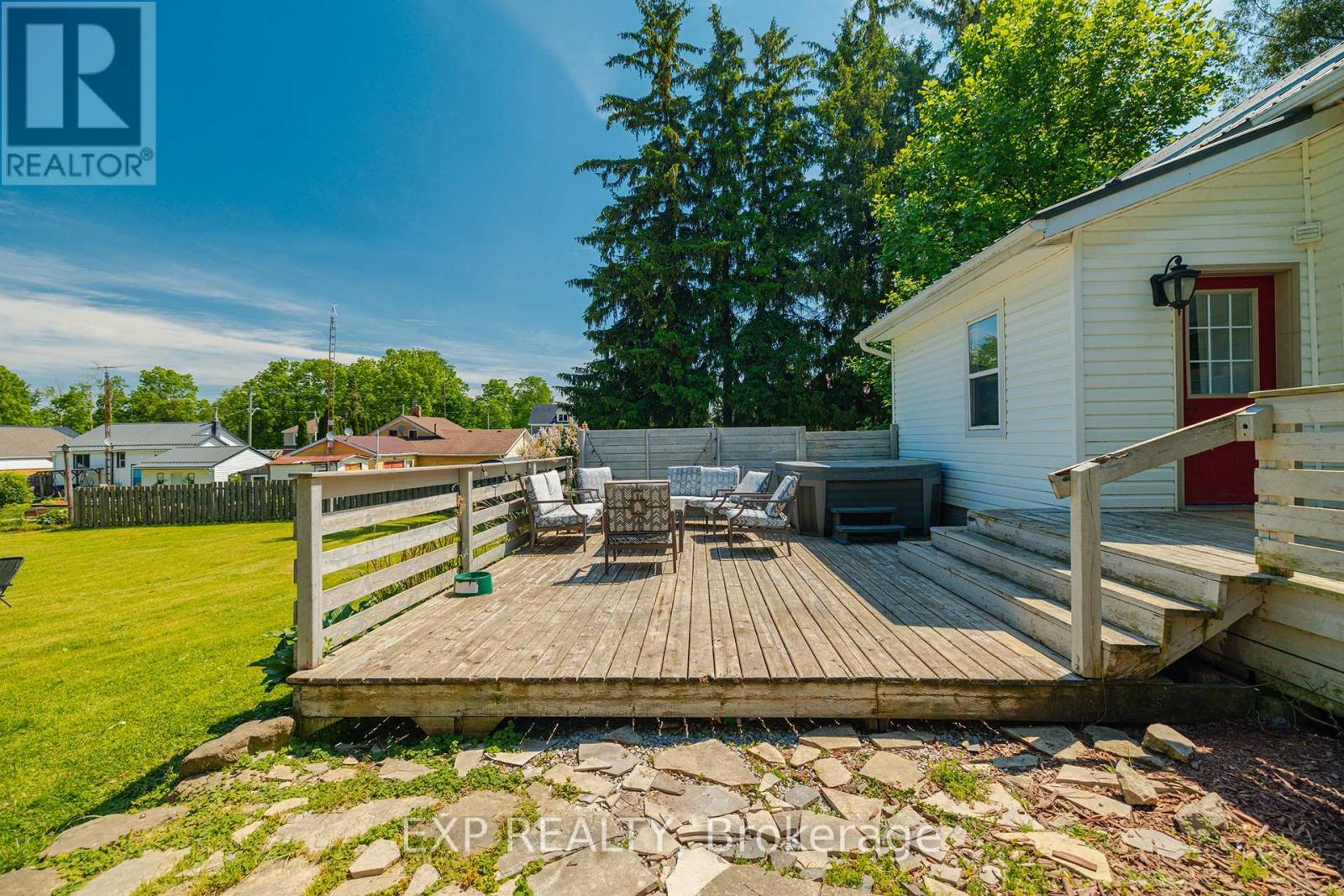 1567 Old Brock Street, Norfolk, Ontario  N0E 1W0 - Photo 5 - X12998274