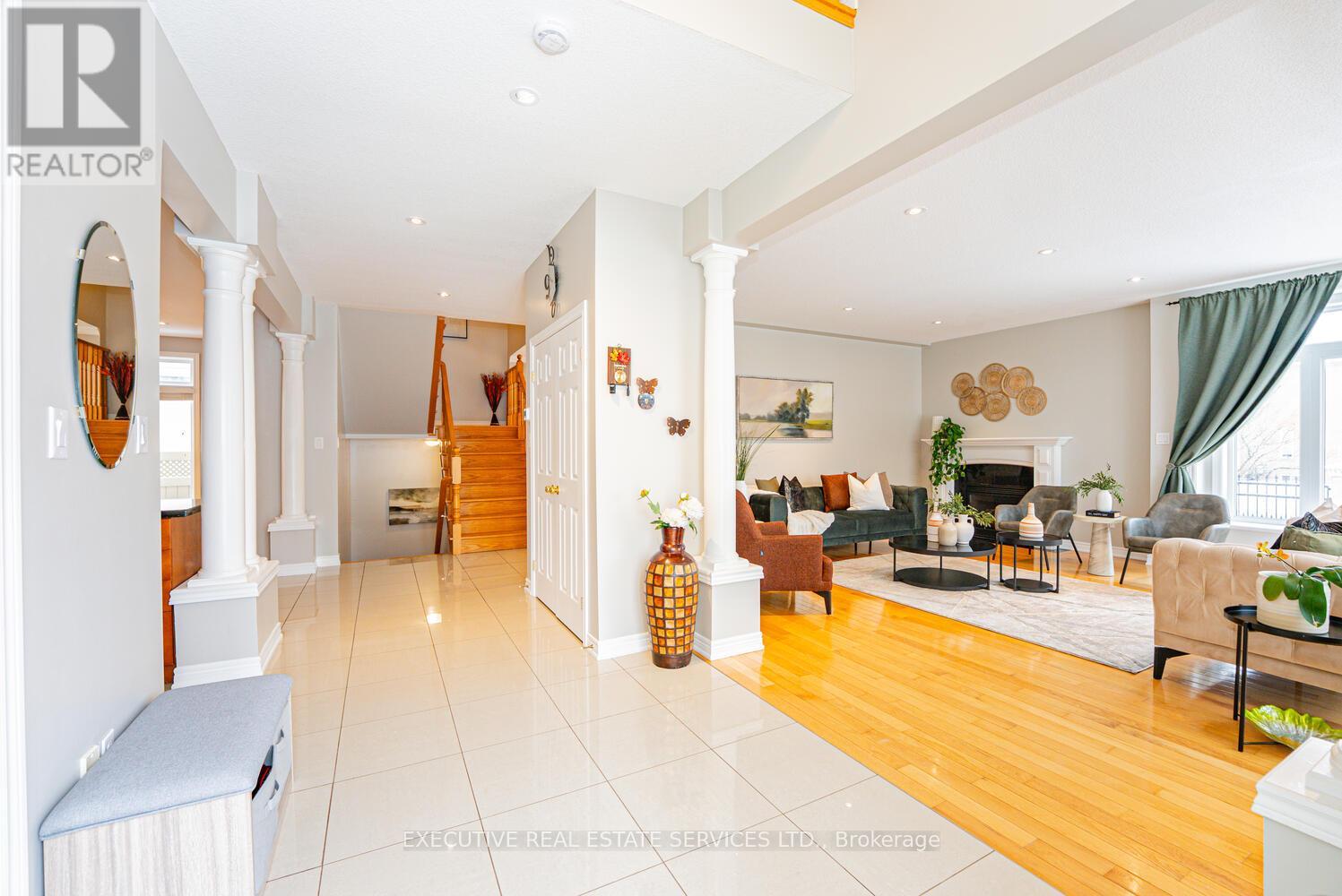 4 Berkshire Place, Hamilton, Ontario  L9K 0A9 - Photo 6 - X12998308