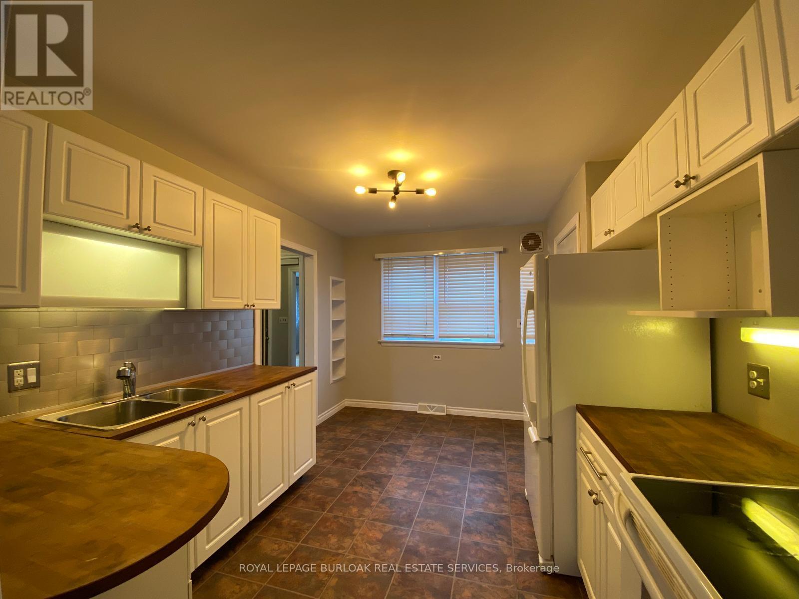 367 Norfolk Street N, Norfolk, Ontario  N3Y 3P4 - Photo 3 - X12998372