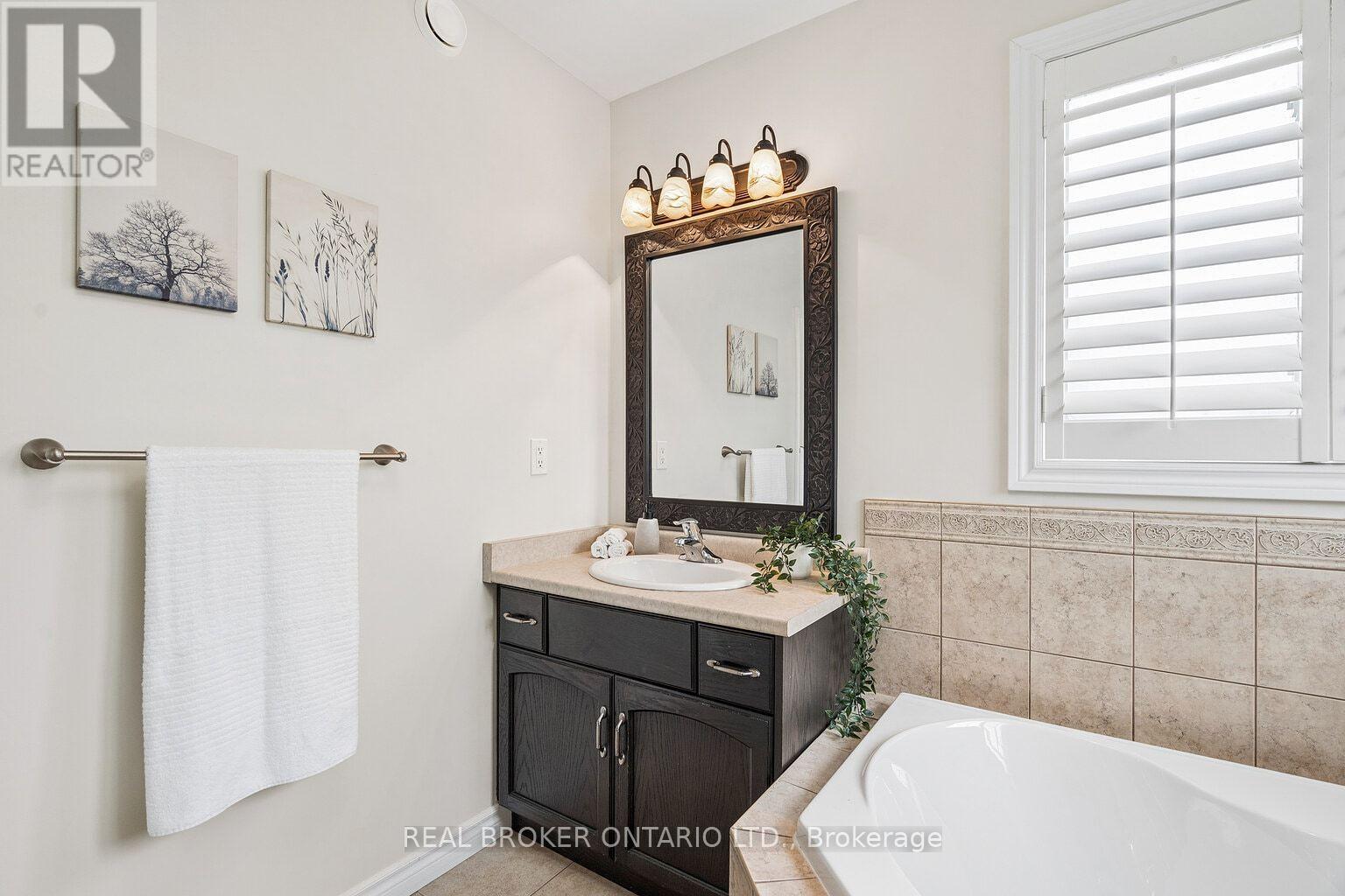 124 Ridge Top Crescent, Guelph/eramosa, Ontario  N0B 2K0 - Photo 31 - X12998430