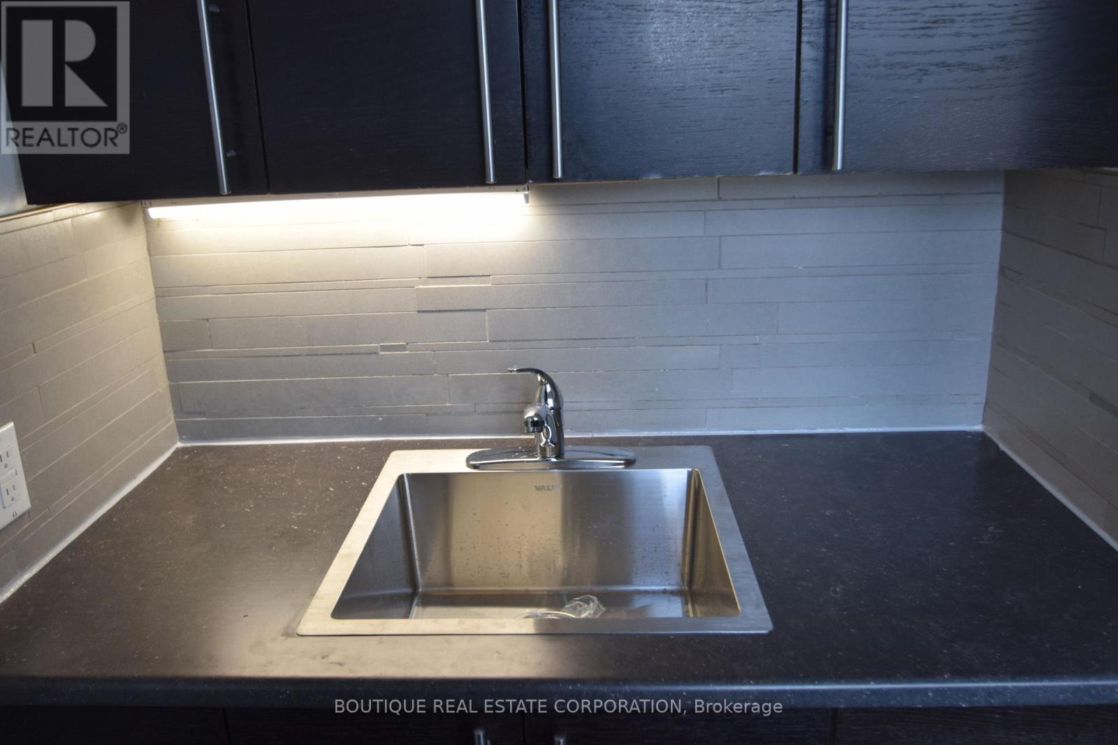 Apartment 2 - 257 Concord Avenue, Toronto, Ontario  M6H 2P4 - Photo 3 - C12610192