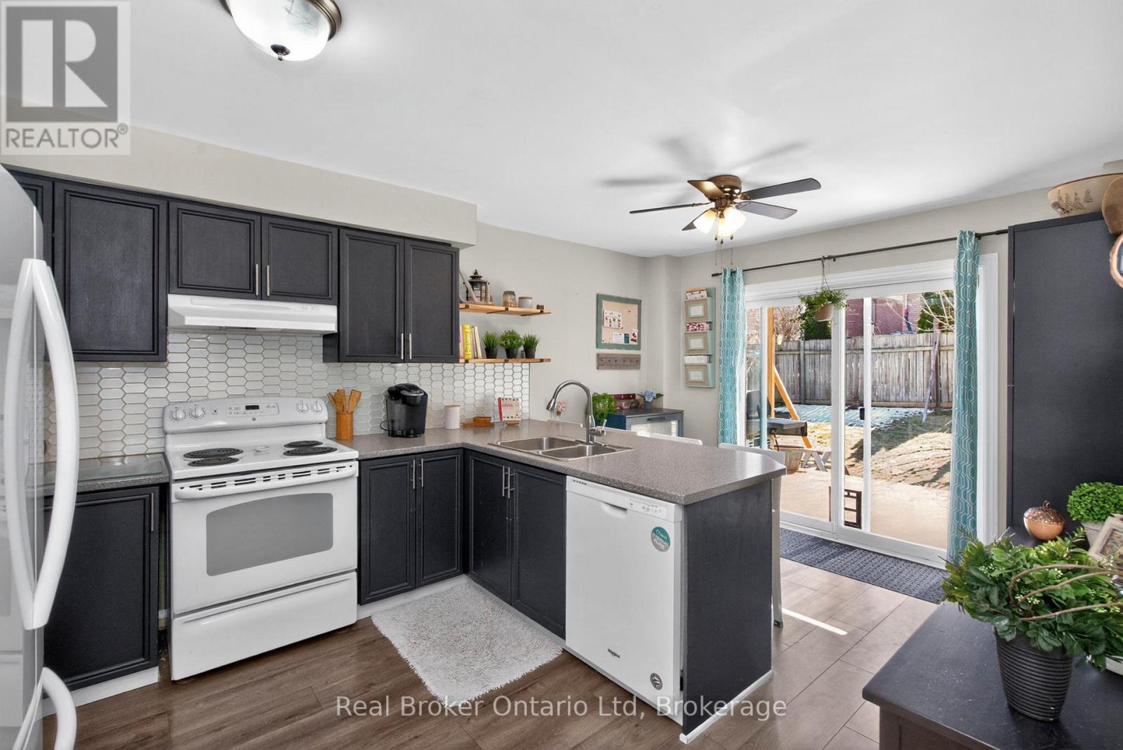 1060 Dina Crescent, Midland, Ontario  L4R 5C6 - Photo 4 - S12998538