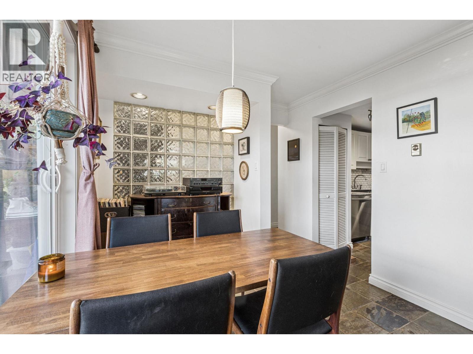 152a W 18th Street, North Vancouver, British Columbia  V7M 1W4 - Photo 16 - R3111234