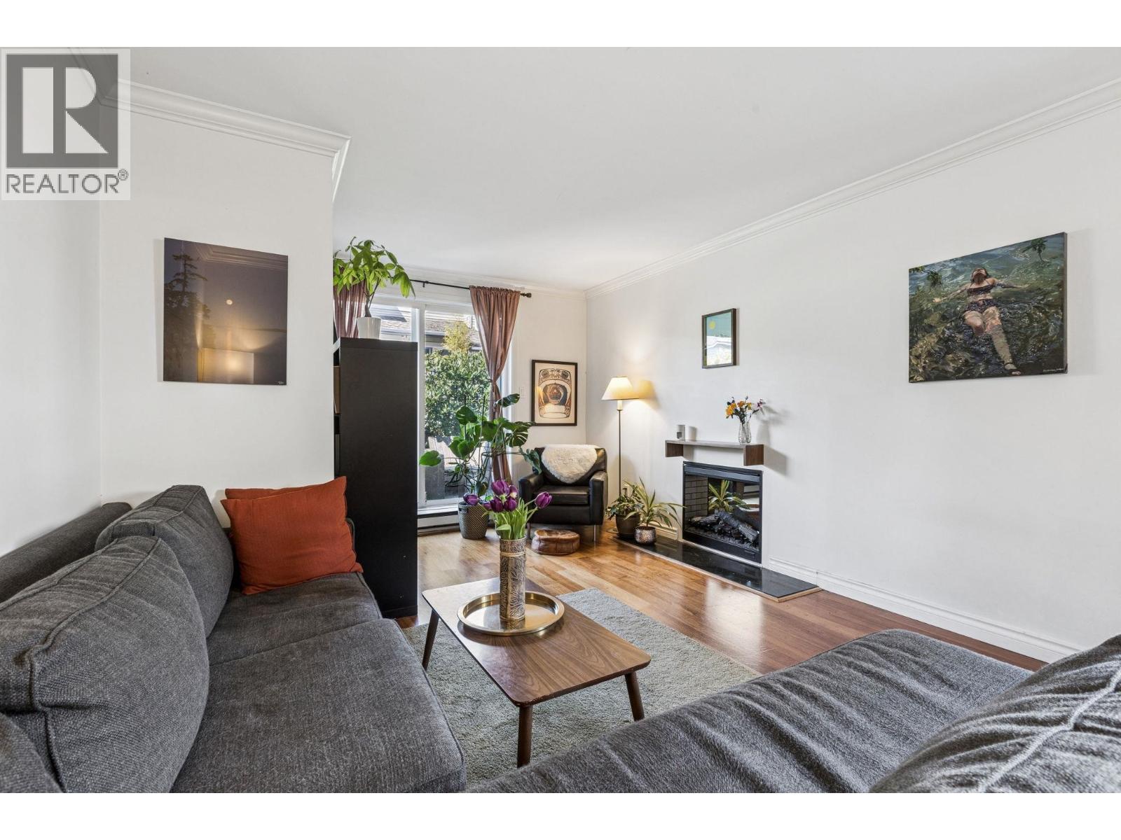 152a W 18th Street, North Vancouver, British Columbia  V7M 1W4 - Photo 4 - R3111234