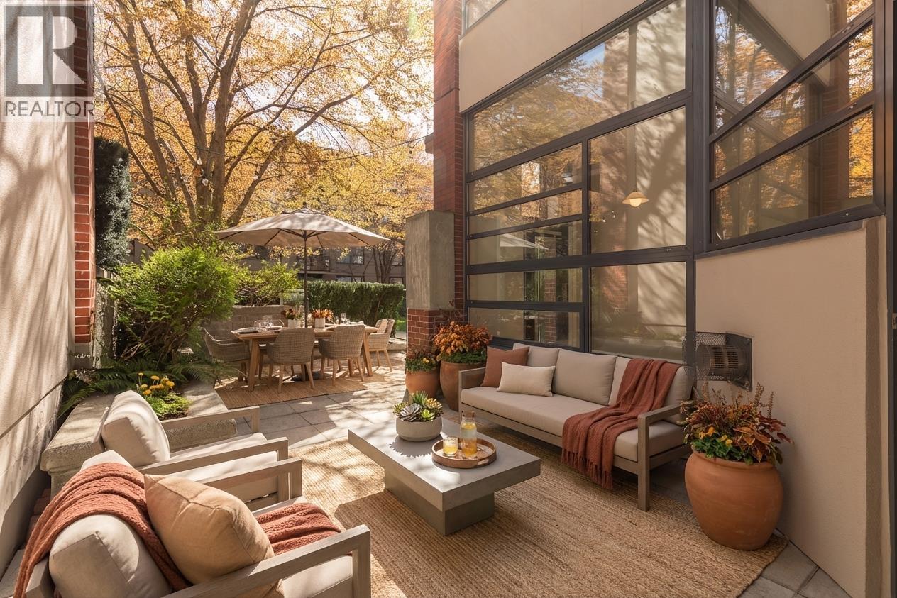 102 2228 Marstrand Avenue, Vancouver, British Columbia  V6K 4T1 - Photo 1 - R3111236