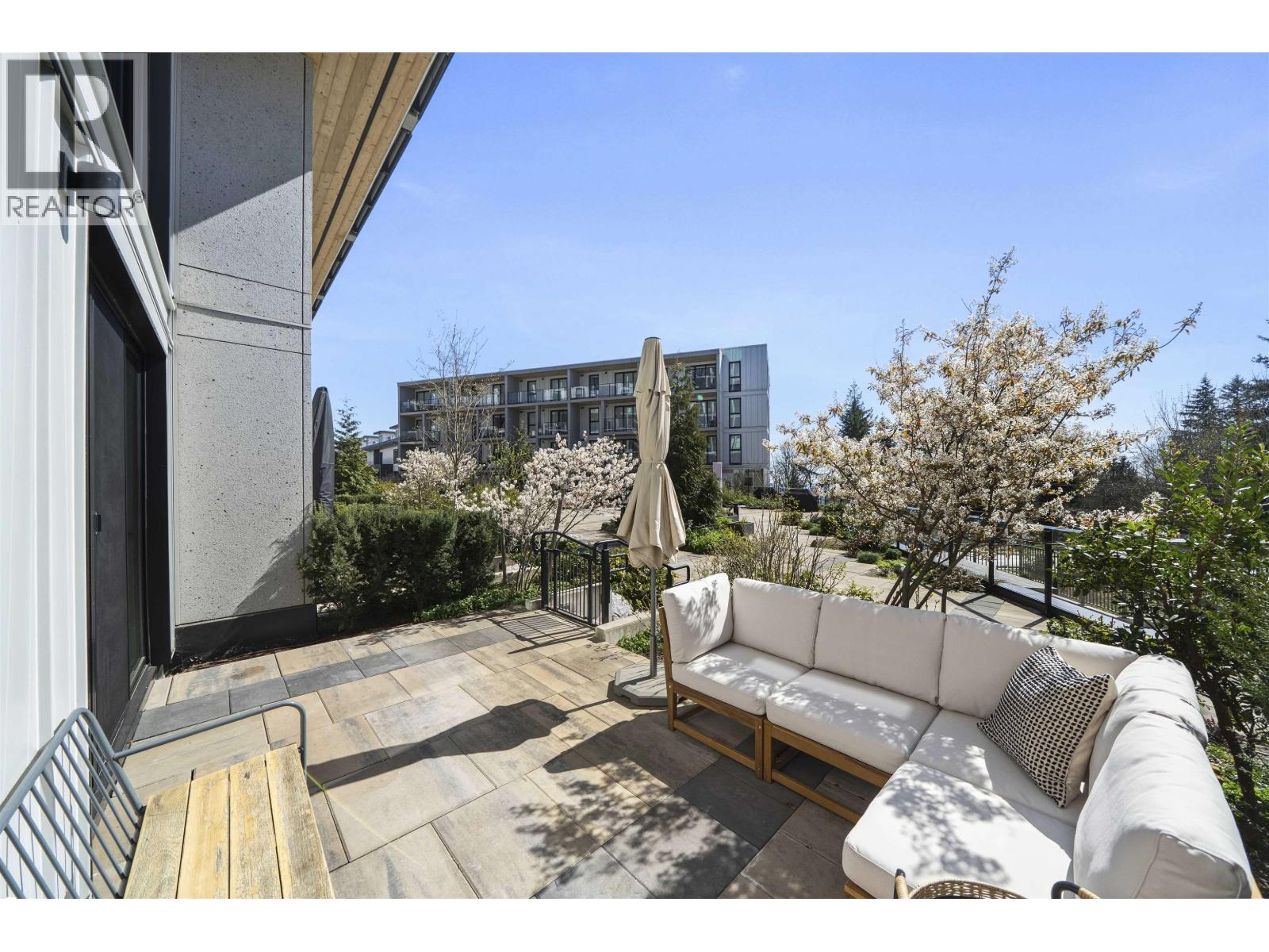 209 9888 University Crescent, Burnaby, British Columbia  V5A 0G4 - Photo 2 - R3111240