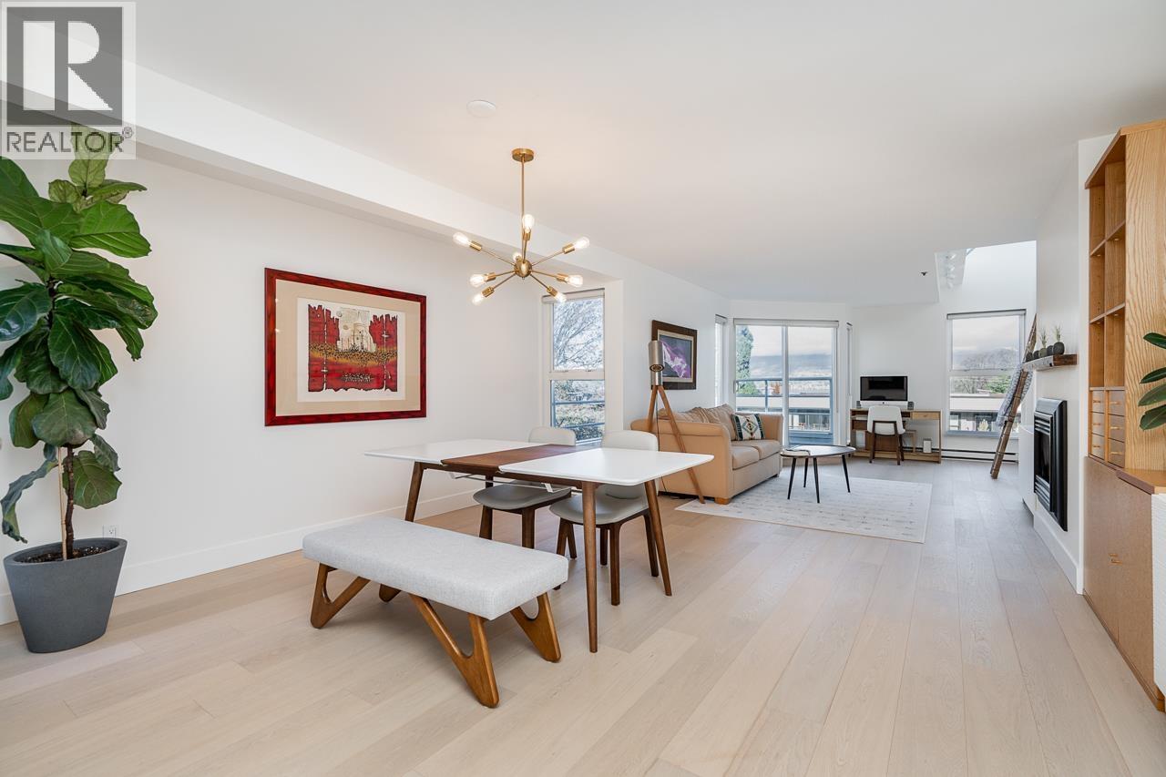 2240 York Avenue, Vancouver, British Columbia  V6K 1C6 - Photo 1 - R3111274