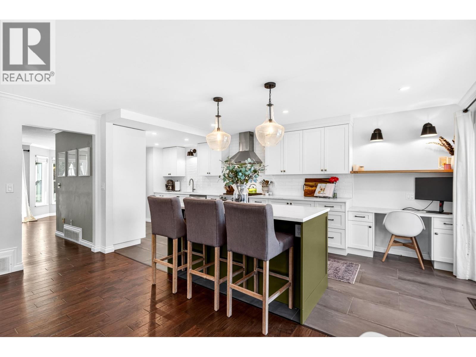 205 1180 Falcon Drive, Coquitlam, British Columbia  V3E 2K6 - Photo 11 - R3111284