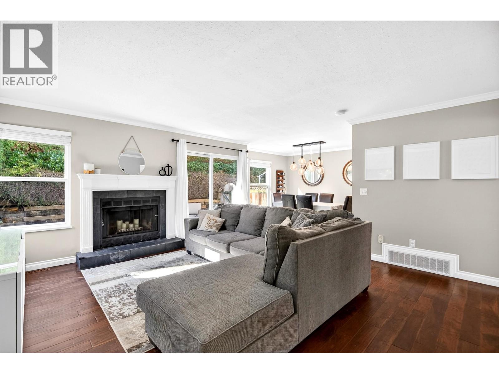 205 1180 Falcon Drive, Coquitlam, British Columbia  V3E 2K6 - Photo 4 - R3111284