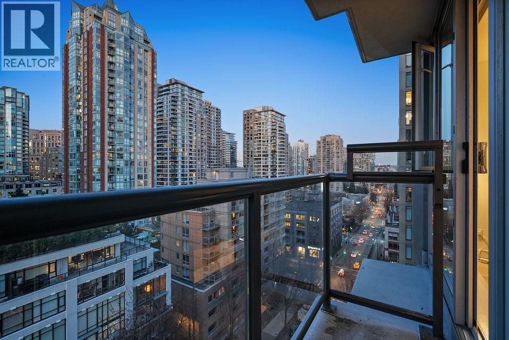 1103 1010 Richards Street, Vancouver, British Columbia  V6B 1G2 - Photo 2 - R3111343