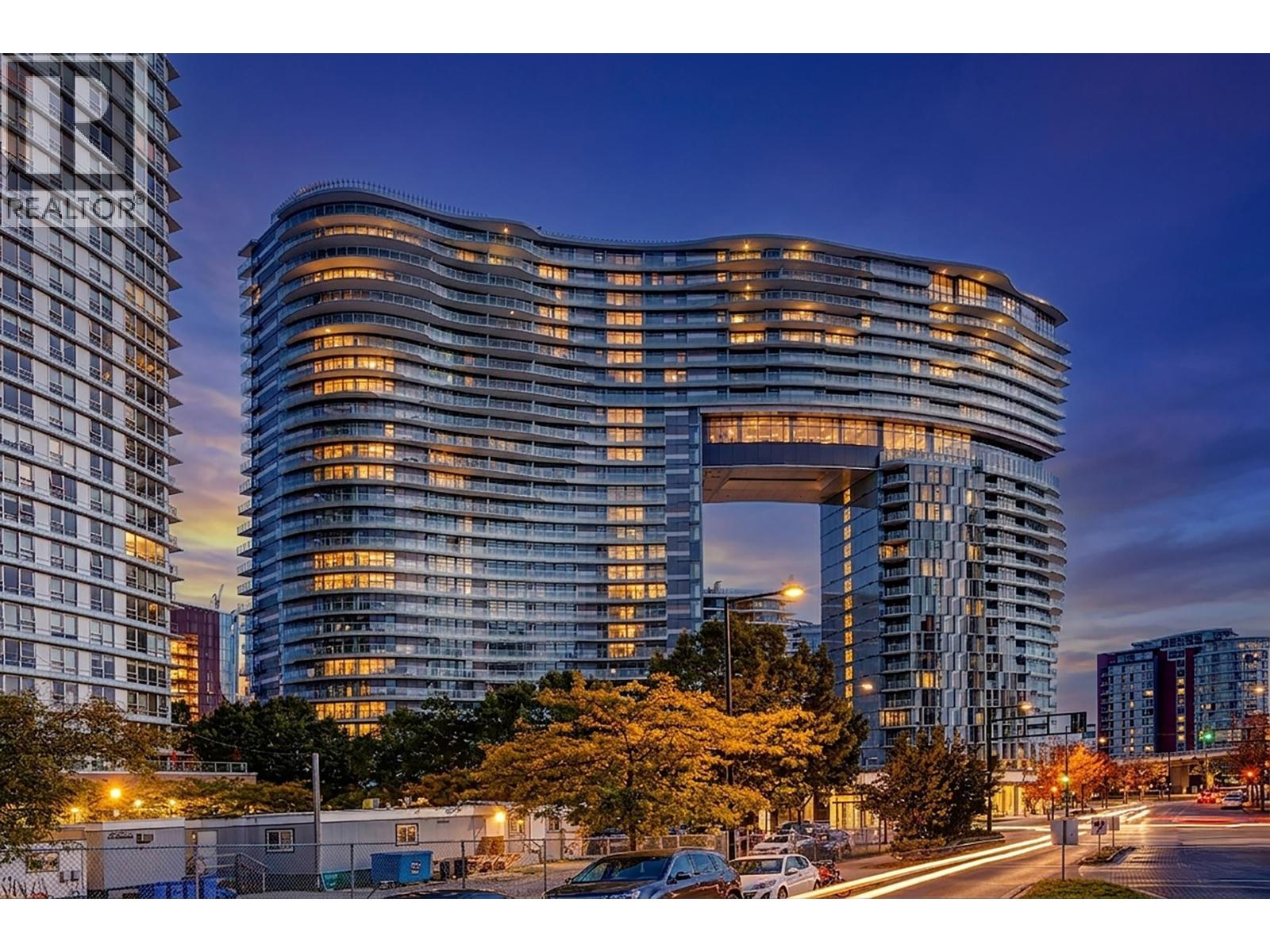 1887 87 NELSON STREET, Vancouver, British Columbia