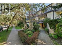 207 235 W 4TH STREET, North Vancouver, British Columbia