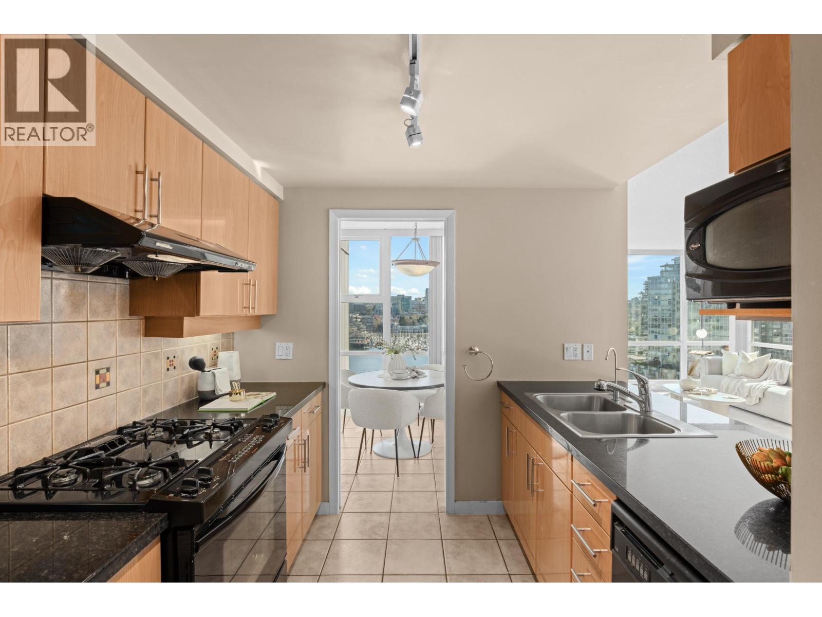 1703 1077 Marinaside Crescent, Vancouver, British Columbia  V6Z 2Z5 - Photo 17 - R3111419