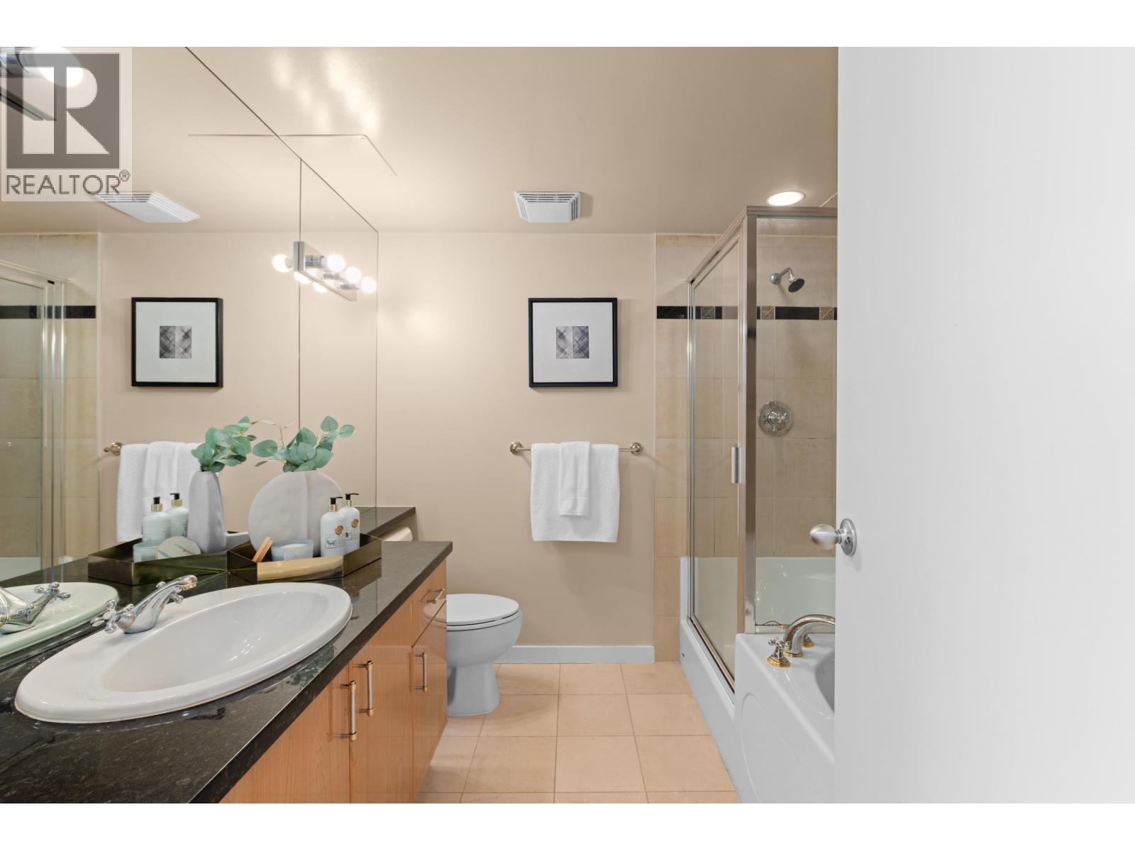 1703 1077 Marinaside Crescent, Vancouver, British Columbia  V6Z 2Z5 - Photo 19 - R3111419