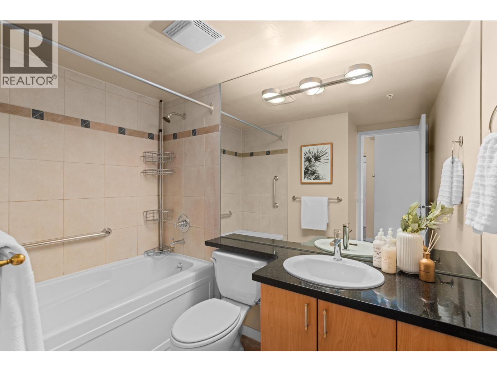 1703 1077 Marinaside Crescent, Vancouver, British Columbia  V6Z 2Z5 - Photo 23 - R3111419