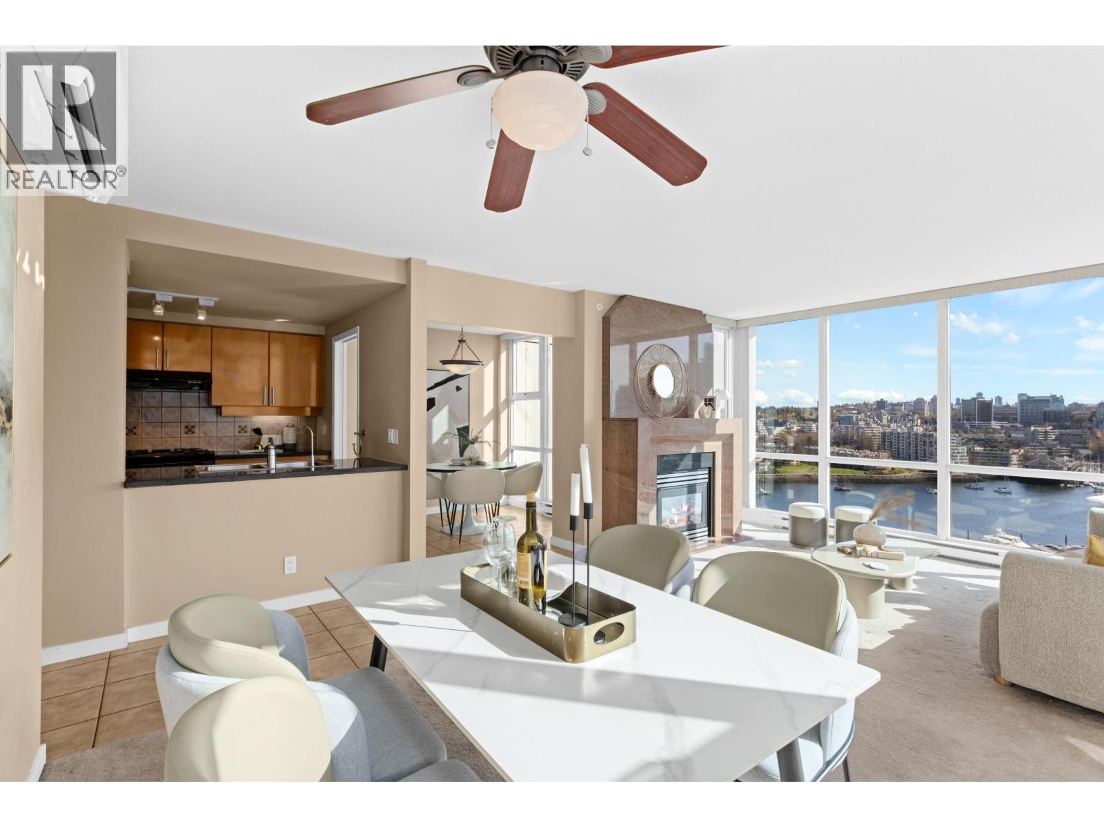 1703 1077 Marinaside Crescent, Vancouver, British Columbia  V6Z 2Z5 - Photo 5 - R3111419