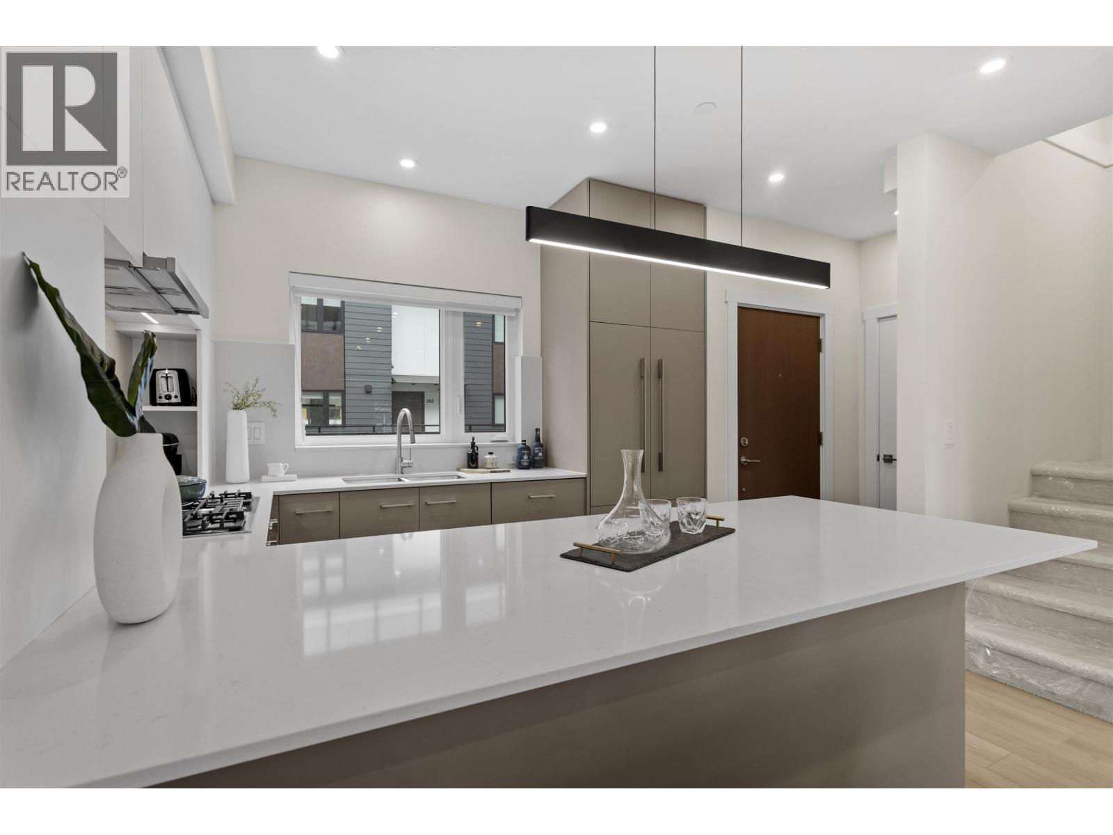 311 342 Mountain Highway, North Vancouver, British Columbia  V7J 2K8 - Photo 5 - R3111422