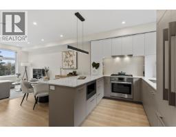 311 342 MOUNTAIN HIGHWAY, North Vancouver, British Columbia