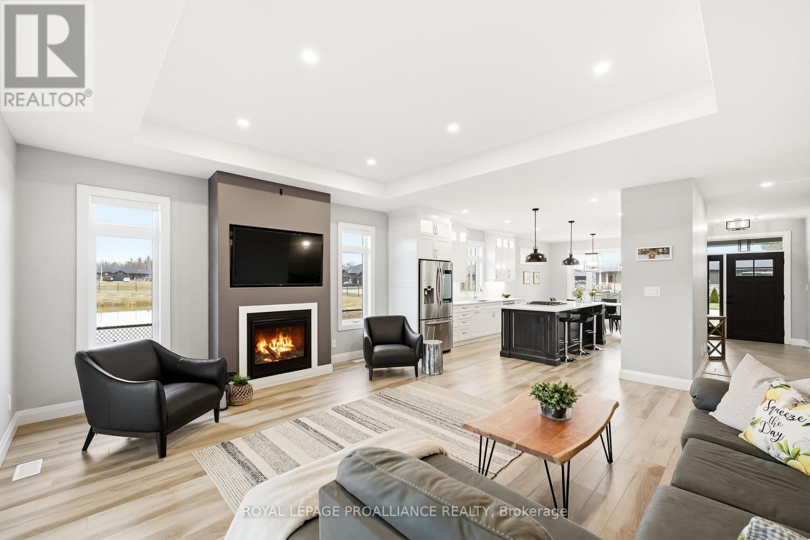 15 Ambrosia Terrace, Quinte West, Ontario  K8V 0G7 - Photo 10 - X12998518