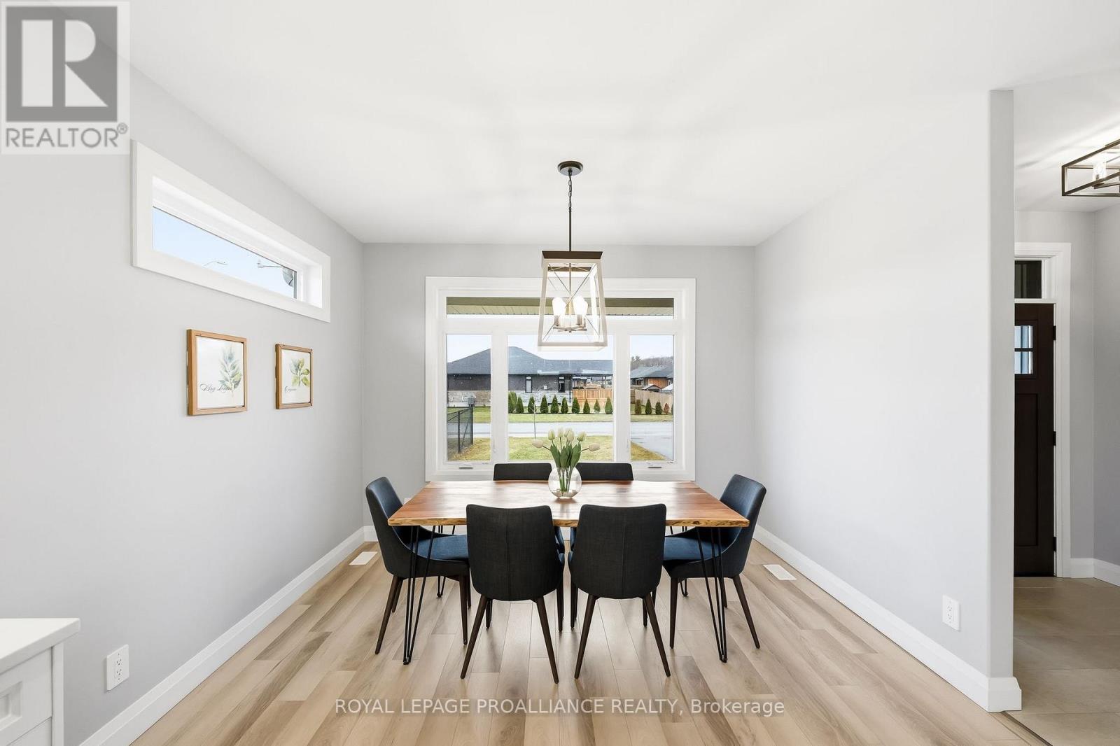 15 Ambrosia Terrace, Quinte West, Ontario  K8V 0G7 - Photo 14 - X12998518