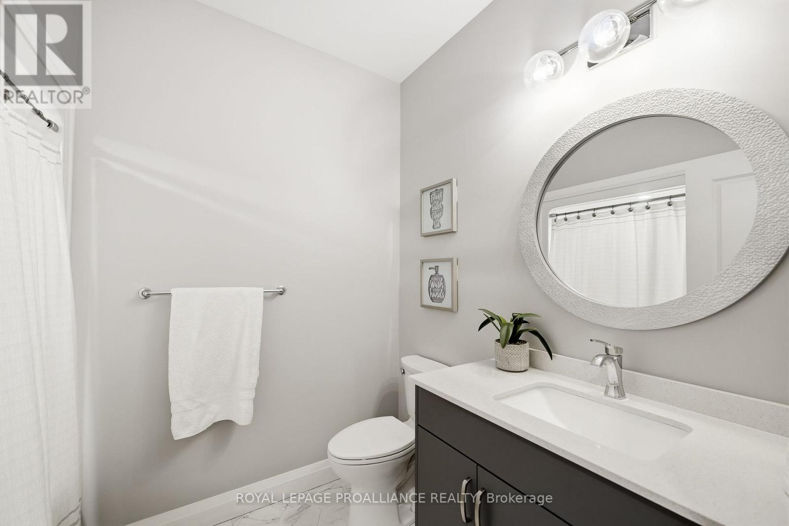 15 Ambrosia Terrace, Quinte West, Ontario  K8V 0G7 - Photo 23 - X12998518