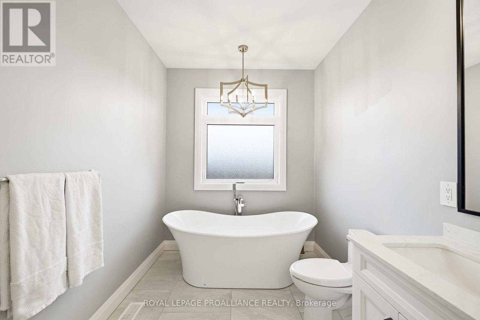 15 Ambrosia Terrace, Quinte West, Ontario  K8V 0G7 - Photo 28 - X12998518