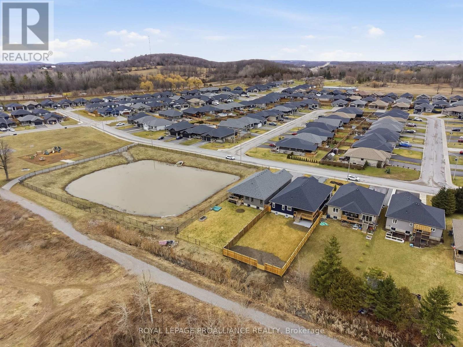 15 Ambrosia Terrace, Quinte West, Ontario  K8V 0G7 - Photo 47 - X12998518