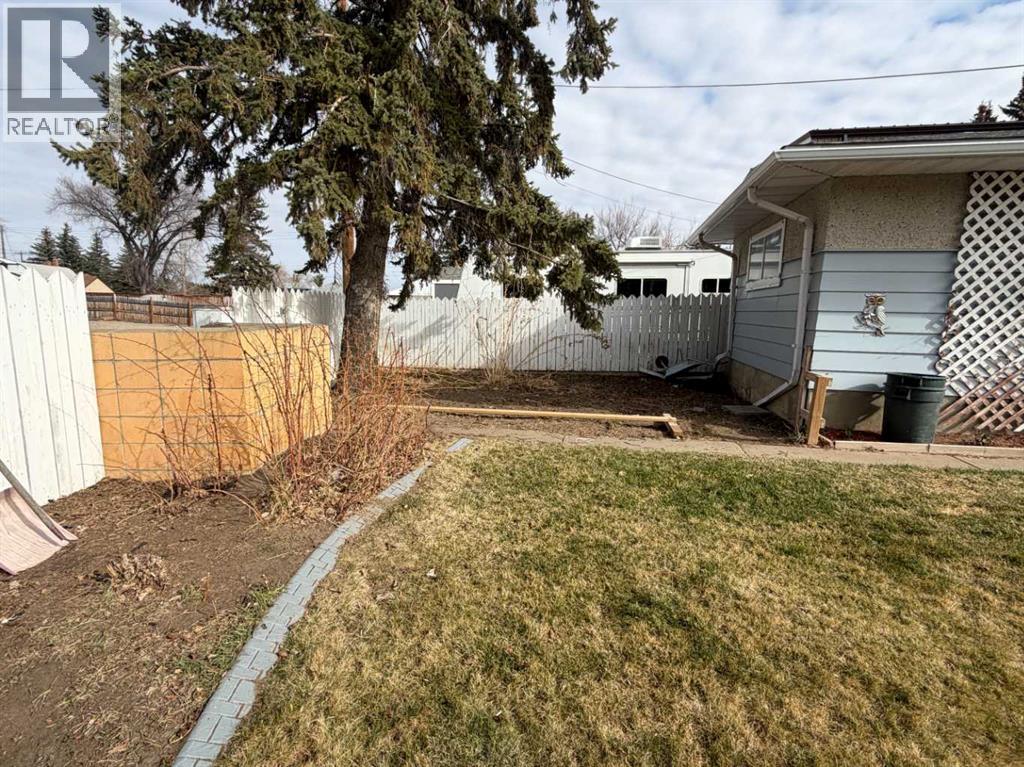 5212 51 Street, Taber, Alberta  T1G 1M3 - Photo 30 - A2299754