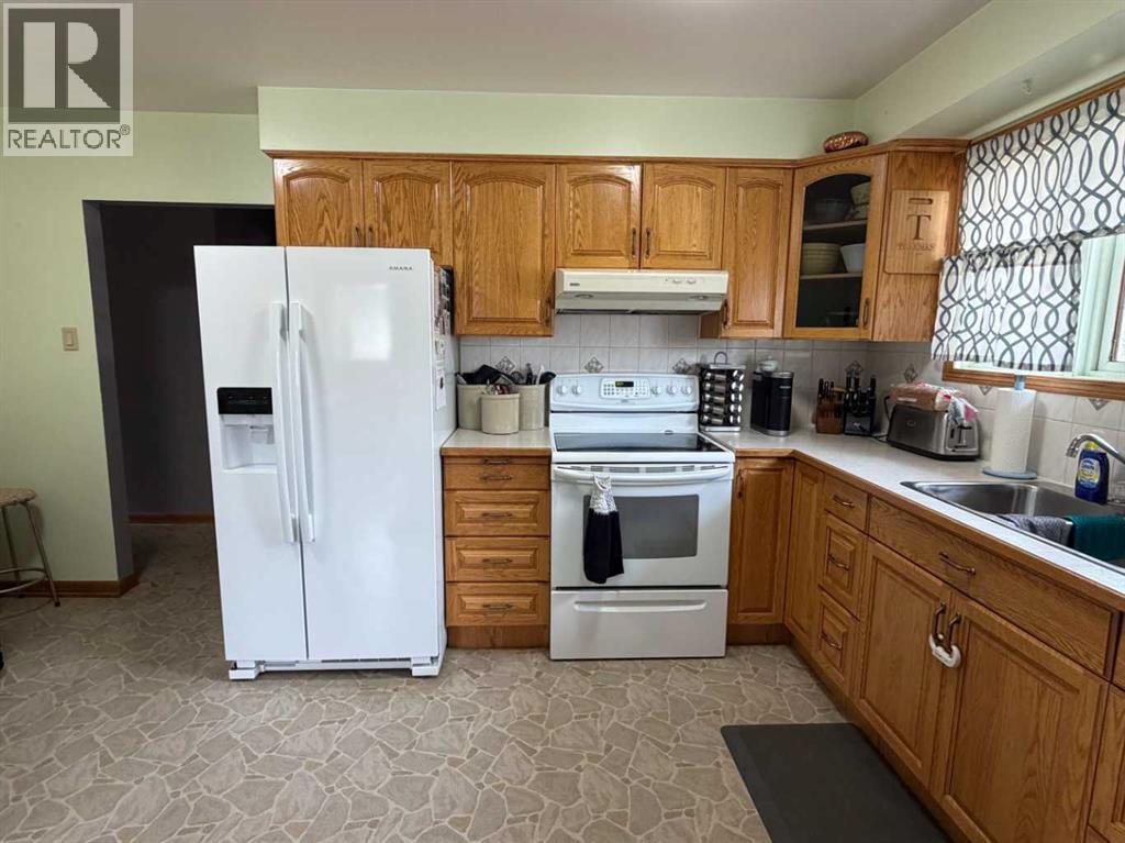 5212 51 Street, Taber, Alberta  T1G 1M3 - Photo 9 - A2299754