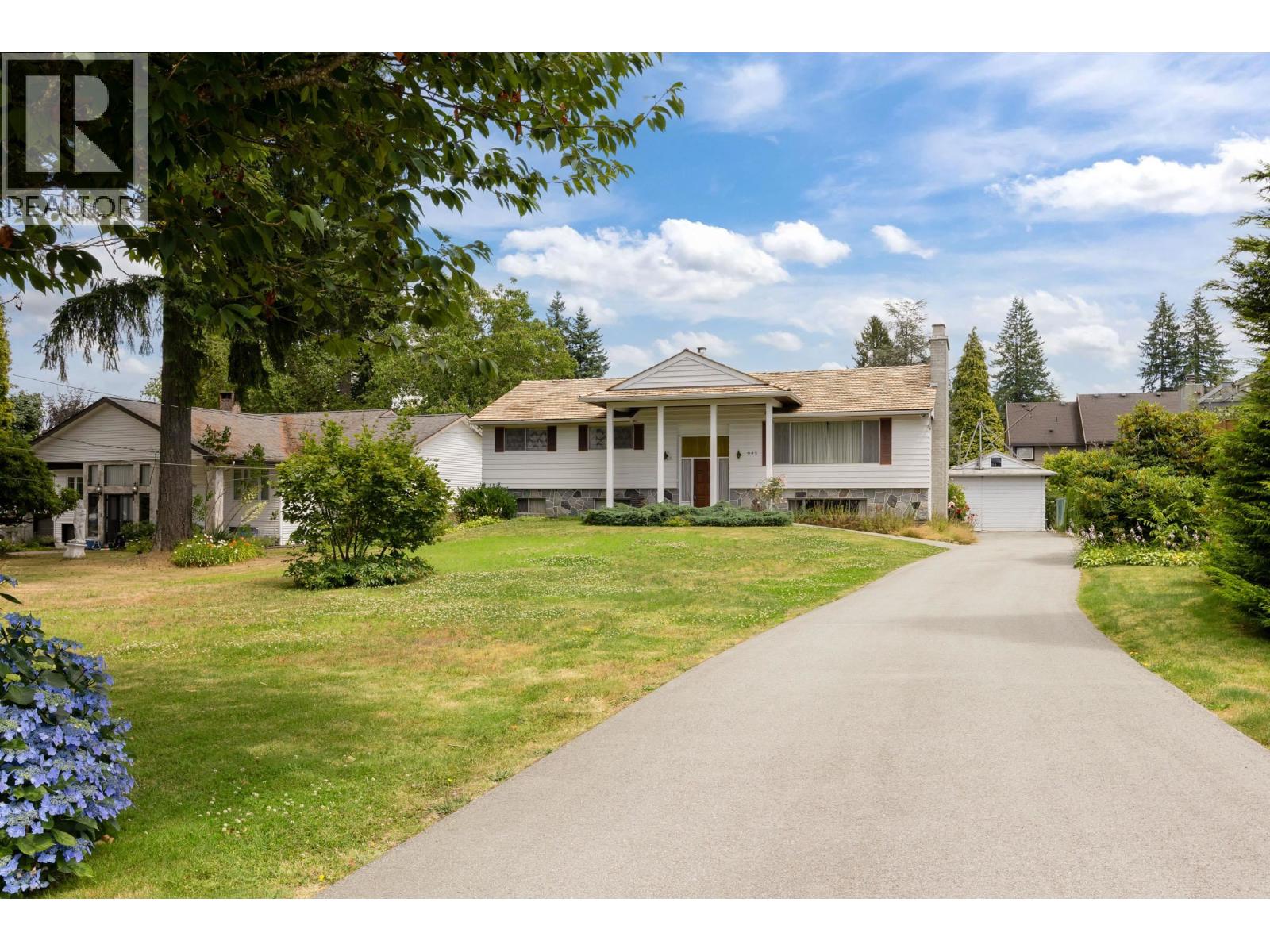 945 Lillian Street, Coquitlam, British Columbia  V3J 5C6 - Photo 6 - R3111299