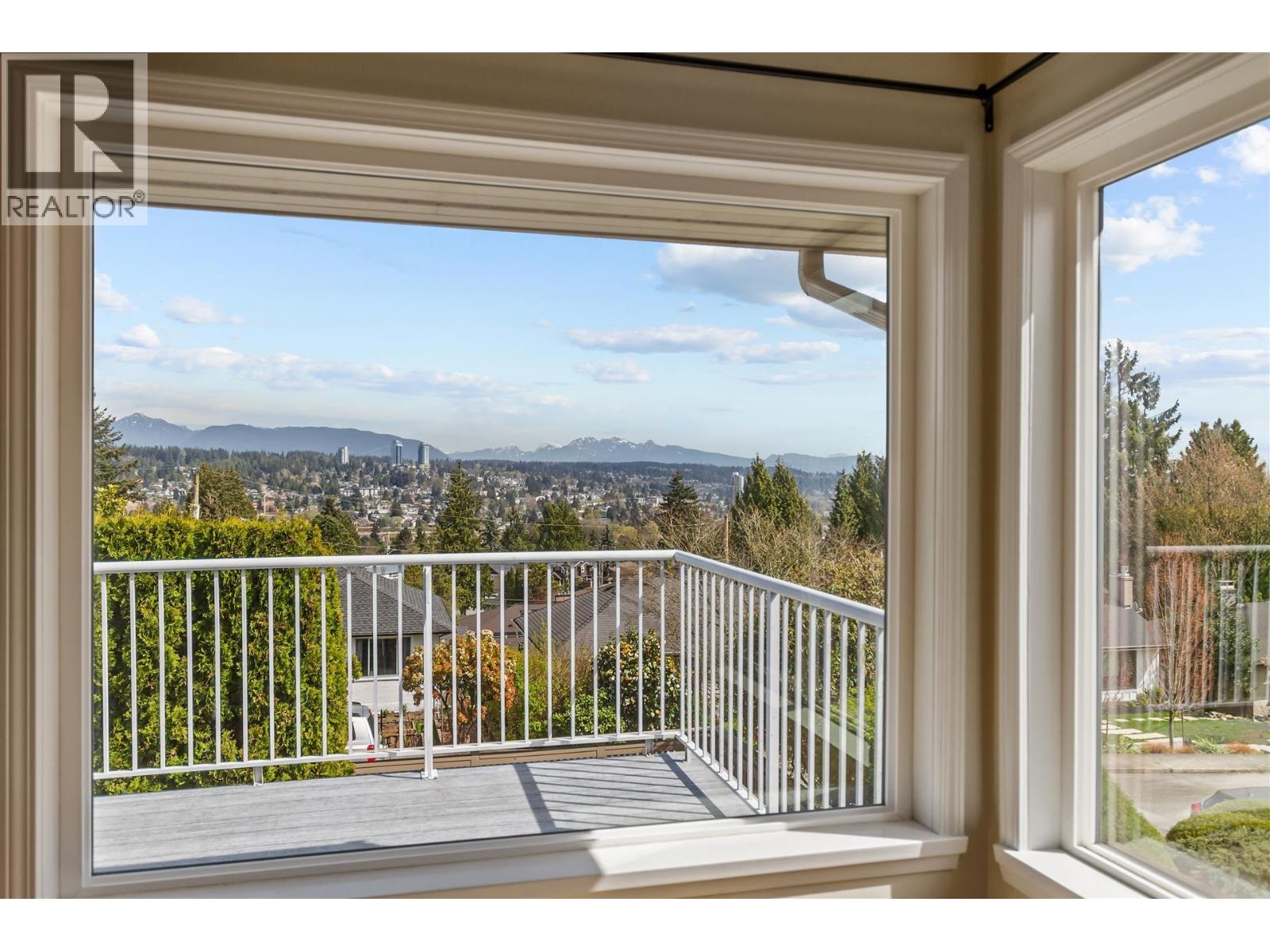 832 Surrey Street, New Westminster, British Columbia  V3L 4W2 - Photo 4 - R3111326