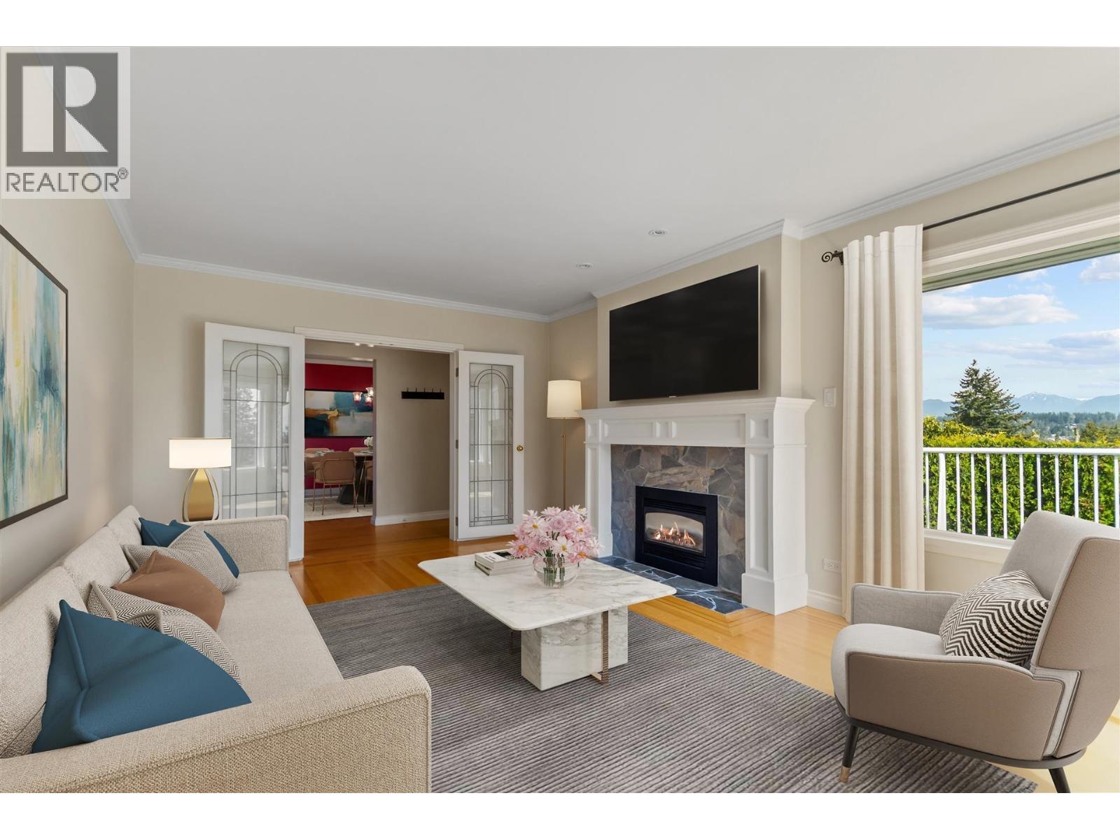 832 Surrey Street, New Westminster, British Columbia  V3L 4W2 - Photo 5 - R3111326