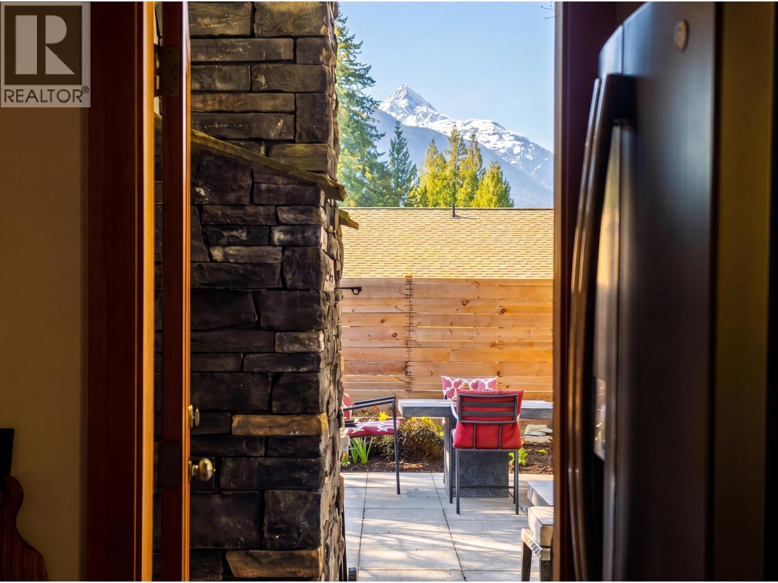 40495 N Highlands Way, Squamish, British Columbia  V0N 1T0 - Photo 10 - R3111367