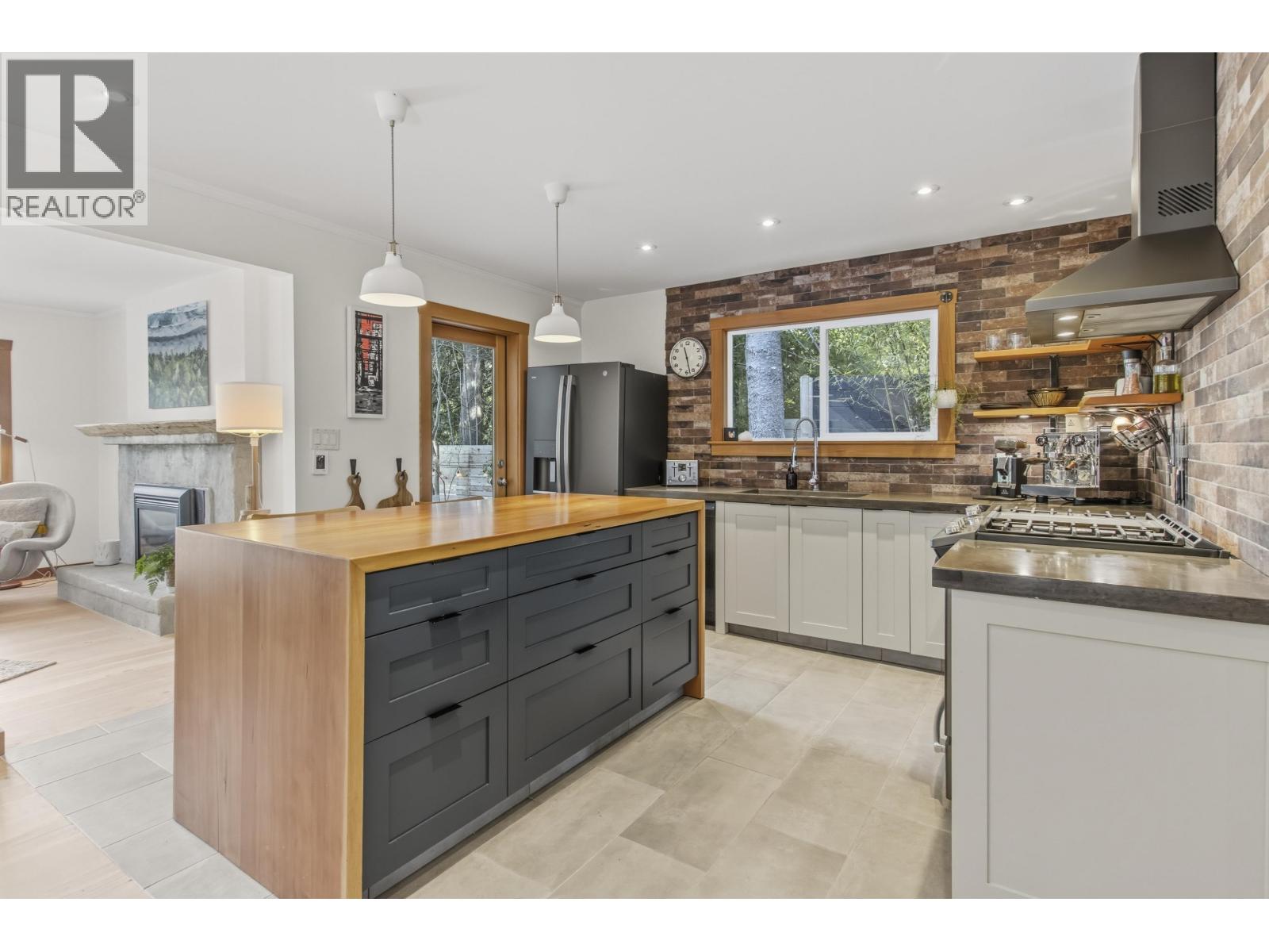 40495 N Highlands Way, Squamish, British Columbia  V0N 1T0 - Photo 12 - R3111367