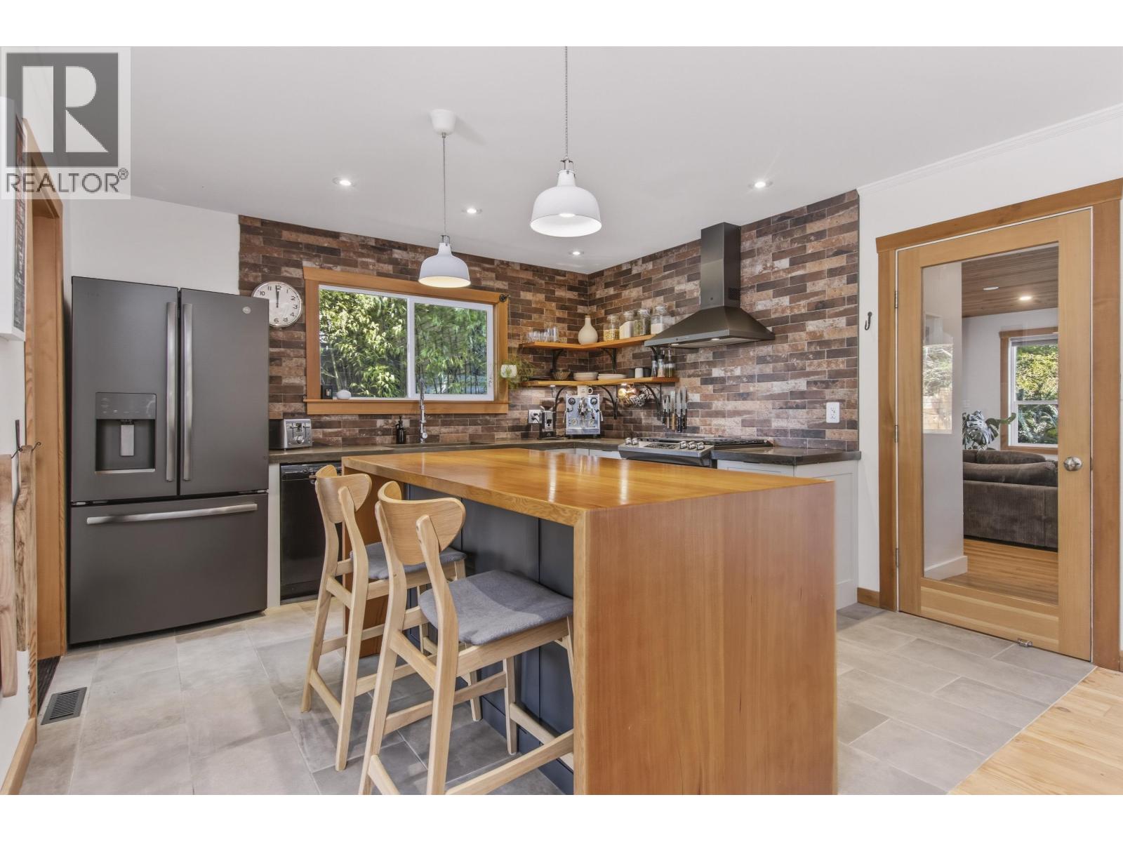 40495 N Highlands Way, Squamish, British Columbia  V0N 1T0 - Photo 9 - R3111367