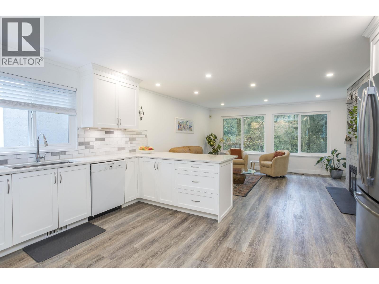 842 Lighthouse Court, Coquitlam, British Columbia  V3J 7N6 - Photo 11 - R3111397