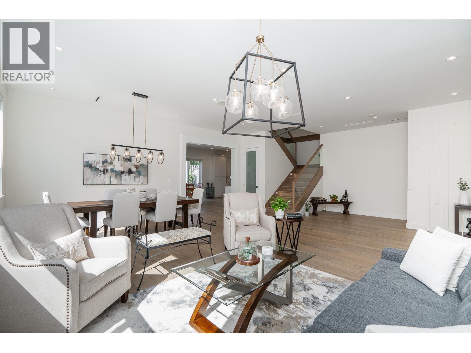 576 Linton Street, Coquitlam, British Columbia  V3J 6J2 - Photo 4 - R3111434