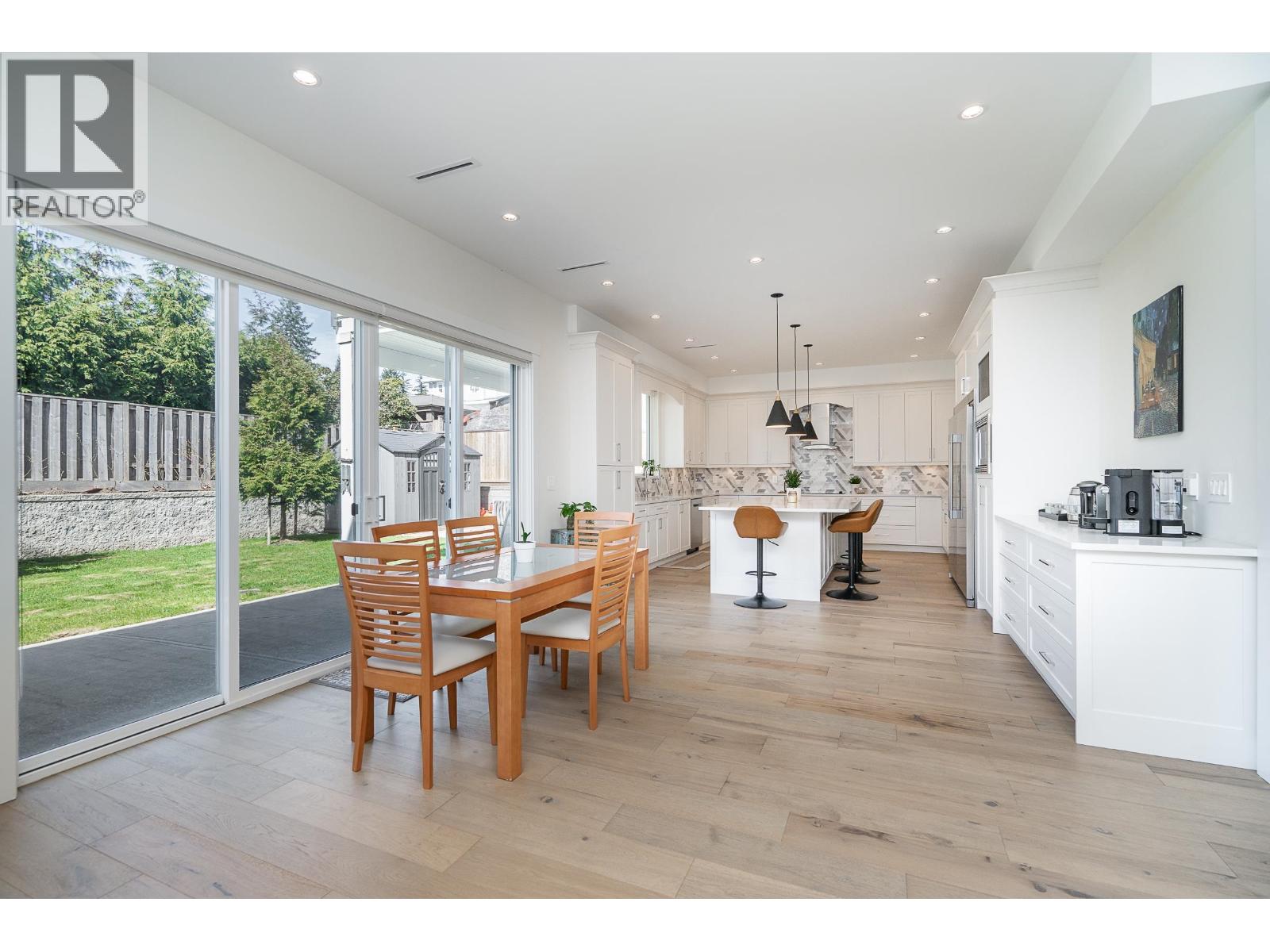 576 Linton Street, Coquitlam, British Columbia  V3J 6J2 - Photo 8 - R3111434