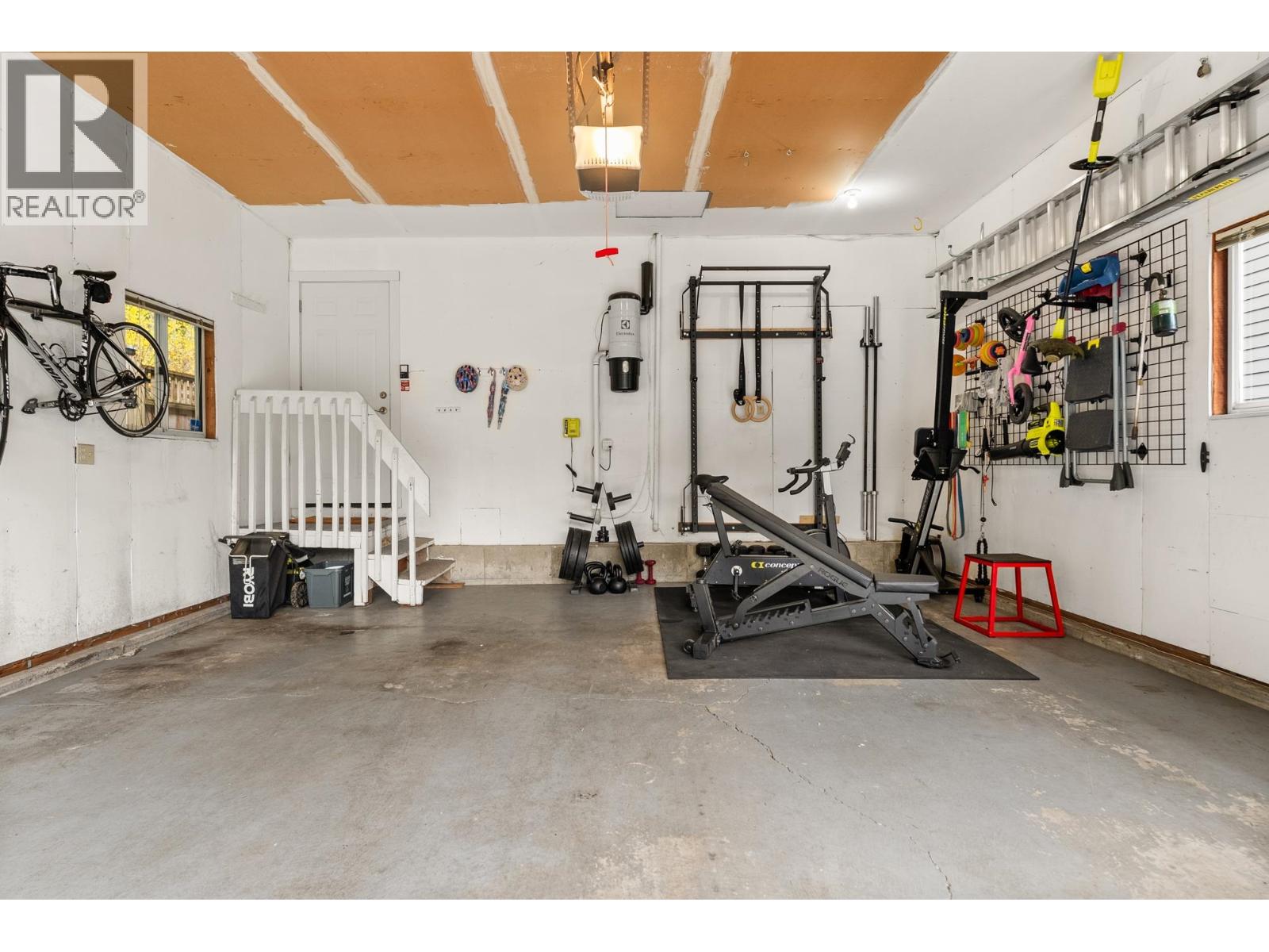 1530 Lighthall Court, North Vancouver, British Columbia  V7G 2G2 - Photo 30 - R3111438