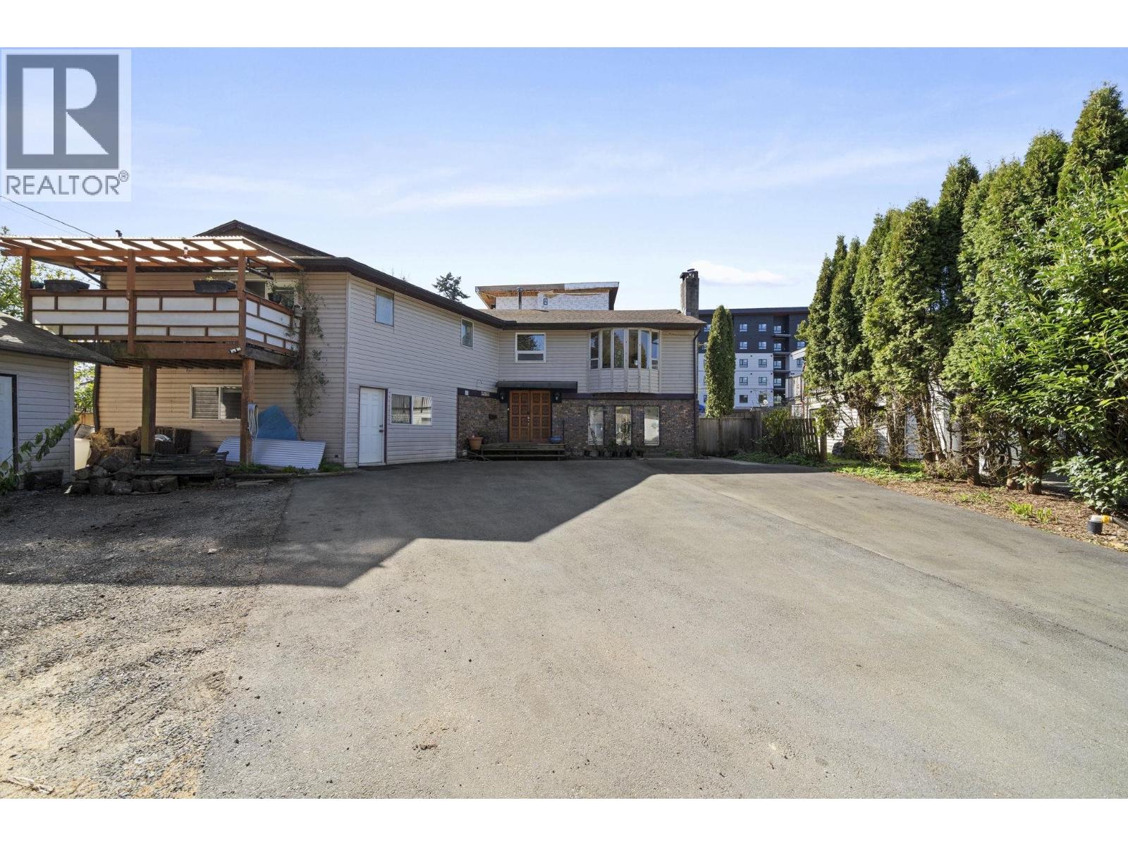 21796 Howison Avenue, Maple Ridge, British Columbia  V2X 2W6 - Photo 2 - R3111443