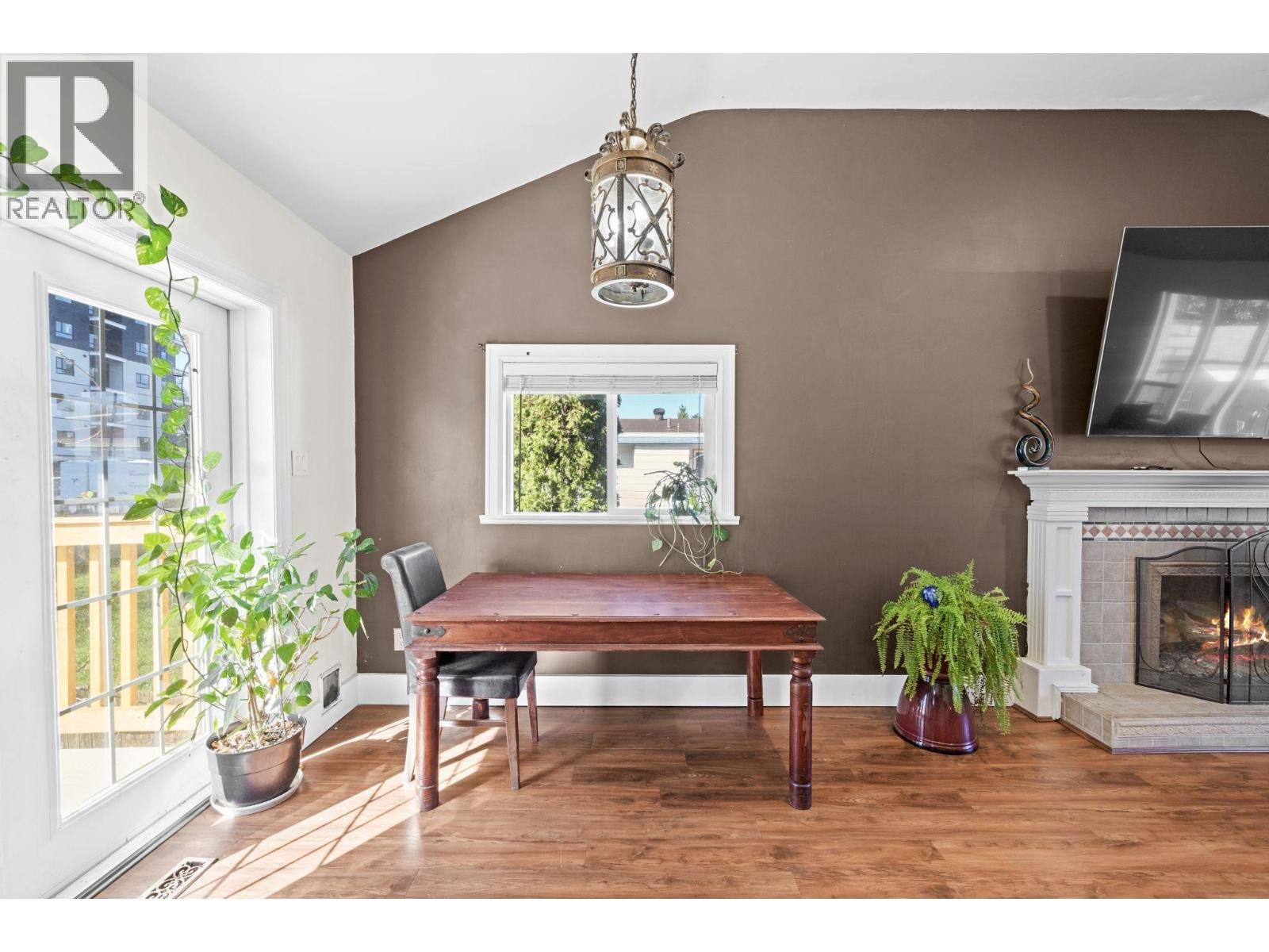 21796 Howison Avenue, Maple Ridge, British Columbia  V2X 2W6 - Photo 5 - R3111443