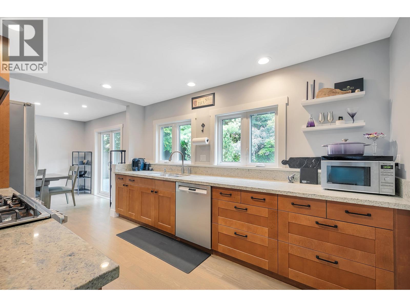 4106 Canterbury Crescent, North Vancouver, British Columbia  V7R 3N5 - Photo 13 - R3111446