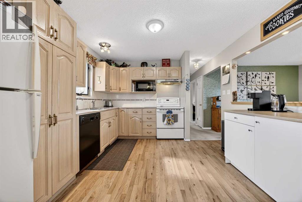 152 Maddock Way Ne, Calgary, Alberta  T2A 3X3 - Photo 9 - A2292455